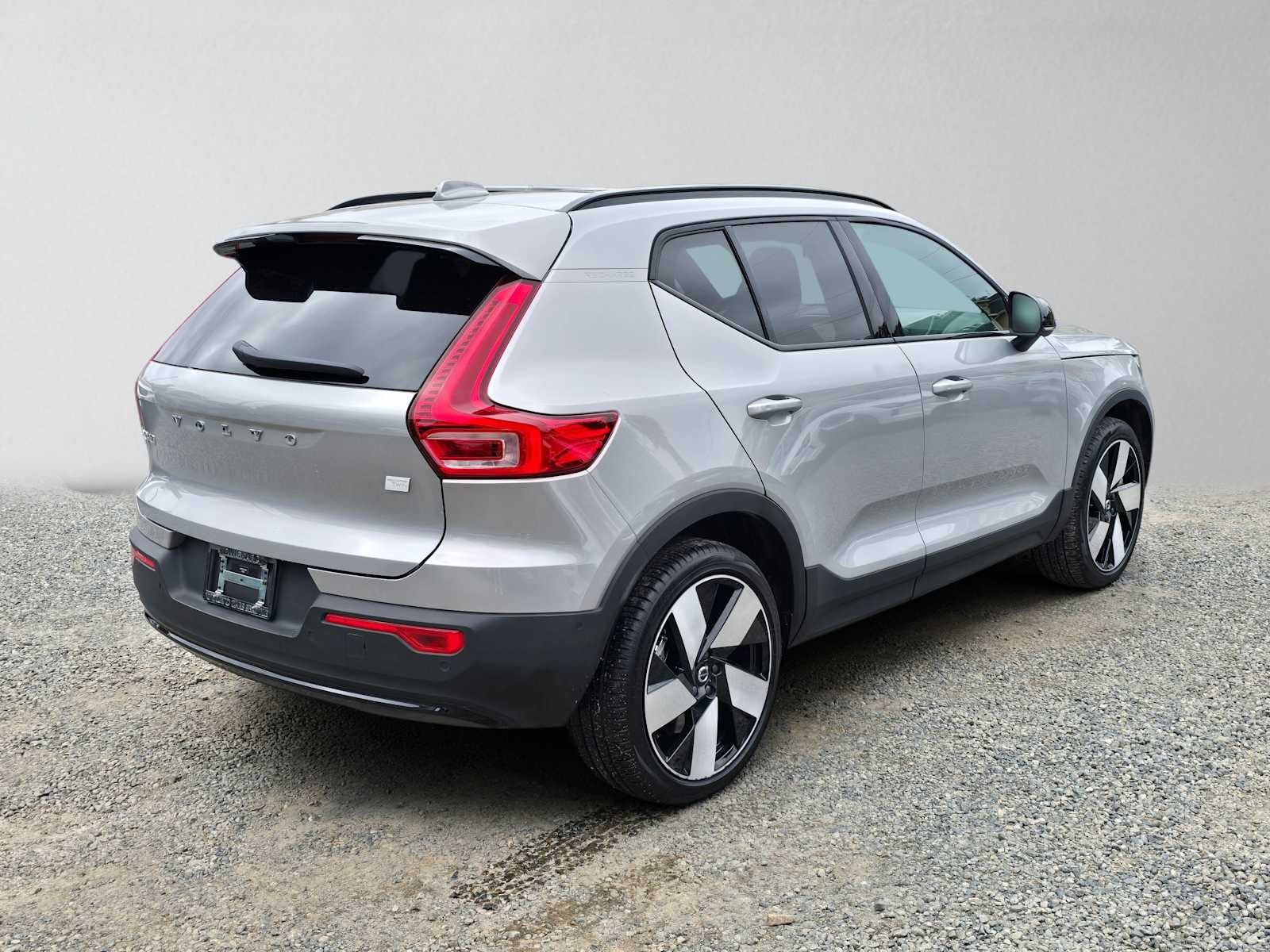 2024 Volvo XC40 Recharge Pure Electric Plus