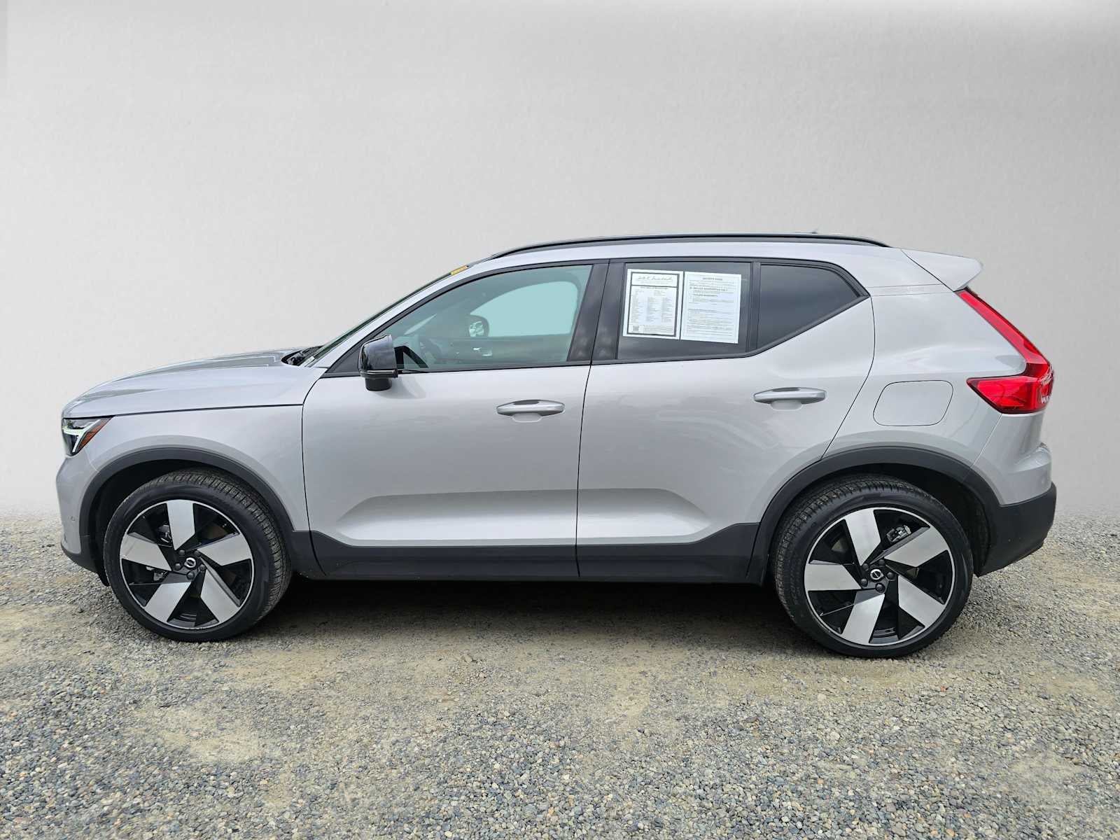 2024 Volvo XC40 Recharge Pure Electric Plus