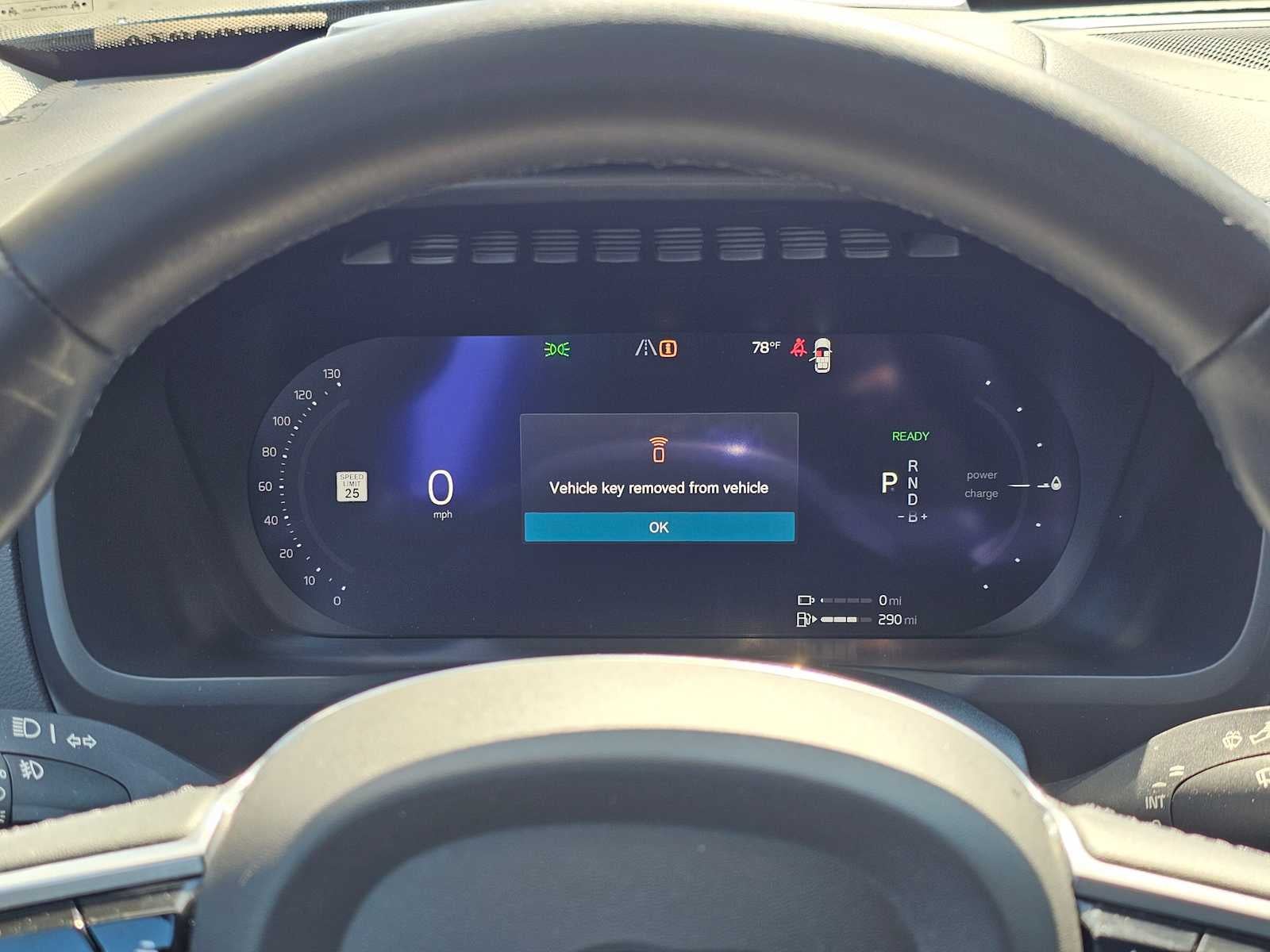 2023 Volvo XC90 Recharge Plug-In Hybrid Ultimate Bright Theme
