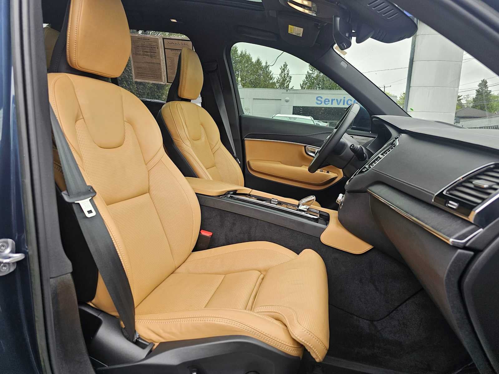 2023 Volvo XC90 Recharge Plug-In Hybrid Ultimate Bright Theme