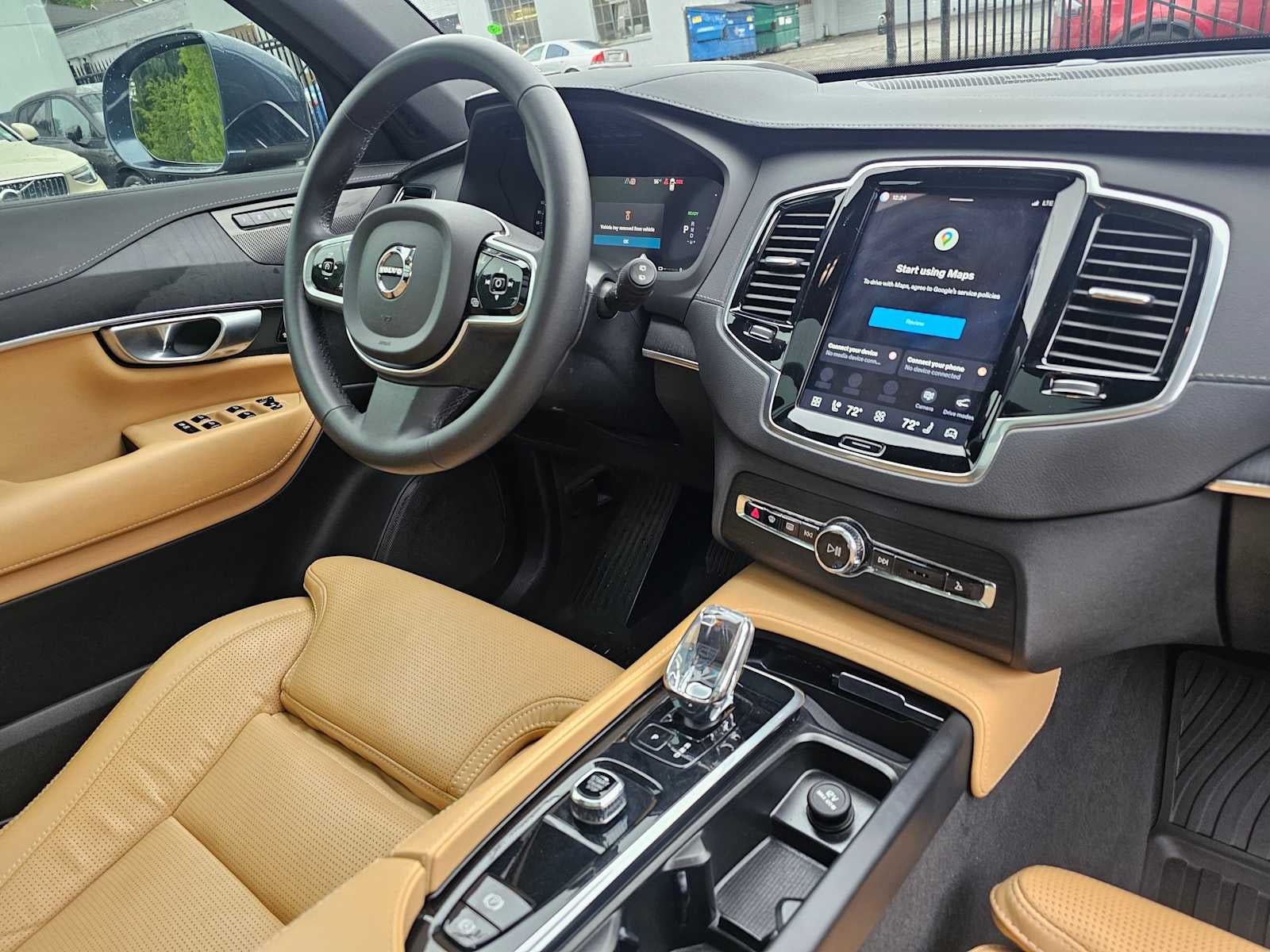 2023 Volvo XC90 Recharge Plug-In Hybrid Ultimate Bright Theme
