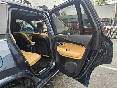 2023 Volvo XC90 Recharge Plug-In Hybrid Ultimate Bright Theme