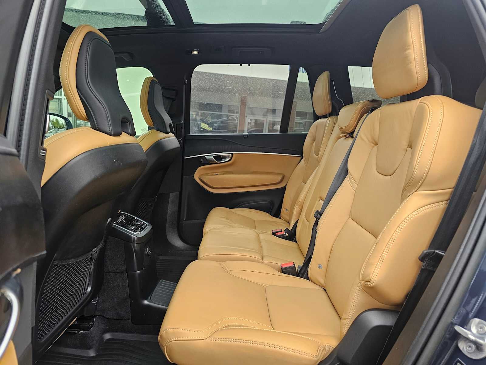 2023 Volvo XC90 Recharge Plug-In Hybrid Ultimate Bright Theme