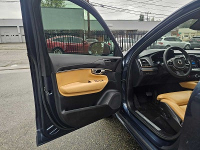 2023 Volvo XC90 Recharge Plug-In Hybrid Ultimate Bright Theme