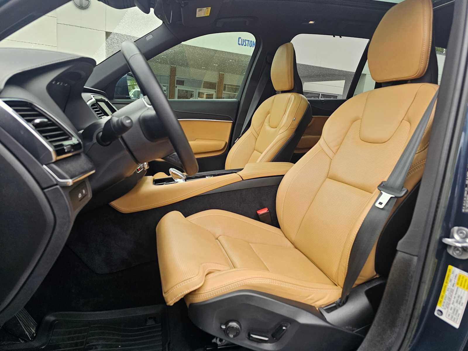 2023 Volvo XC90 Recharge Plug-In Hybrid Ultimate Bright Theme