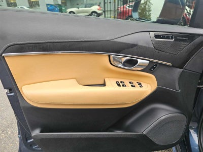 2023 Volvo XC90 Recharge Plug-In Hybrid Ultimate Bright Theme