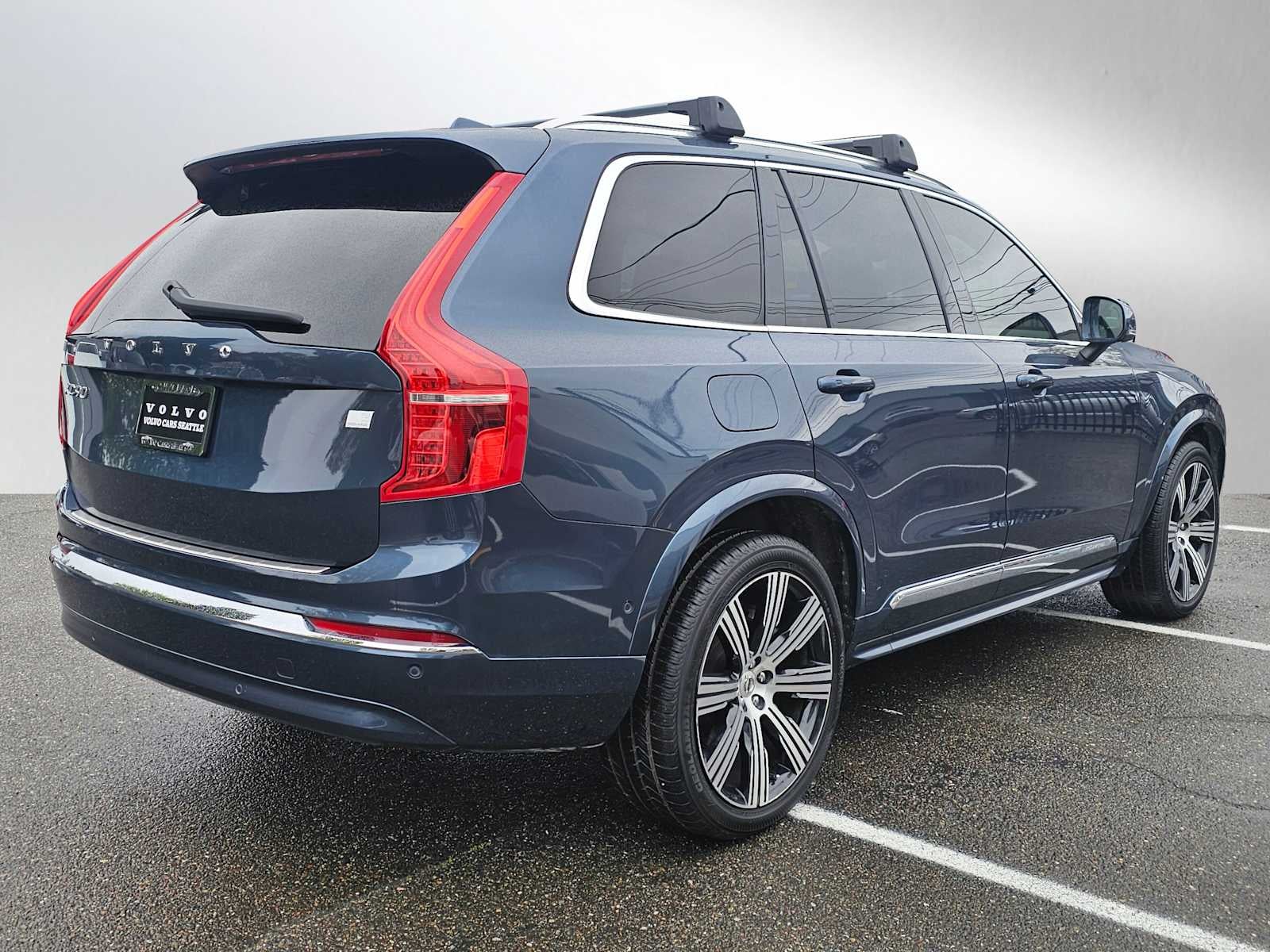 2023 Volvo XC90 Recharge Plug-In Hybrid Ultimate Bright Theme