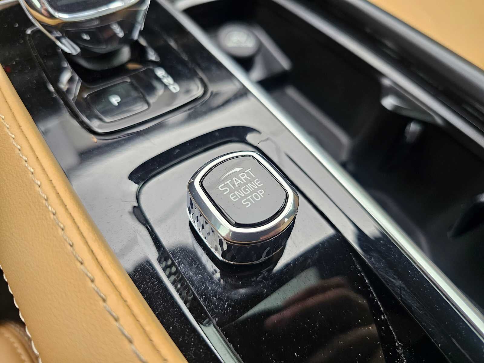 2023 Volvo XC90 Recharge Plug-In Hybrid Ultimate Bright Theme