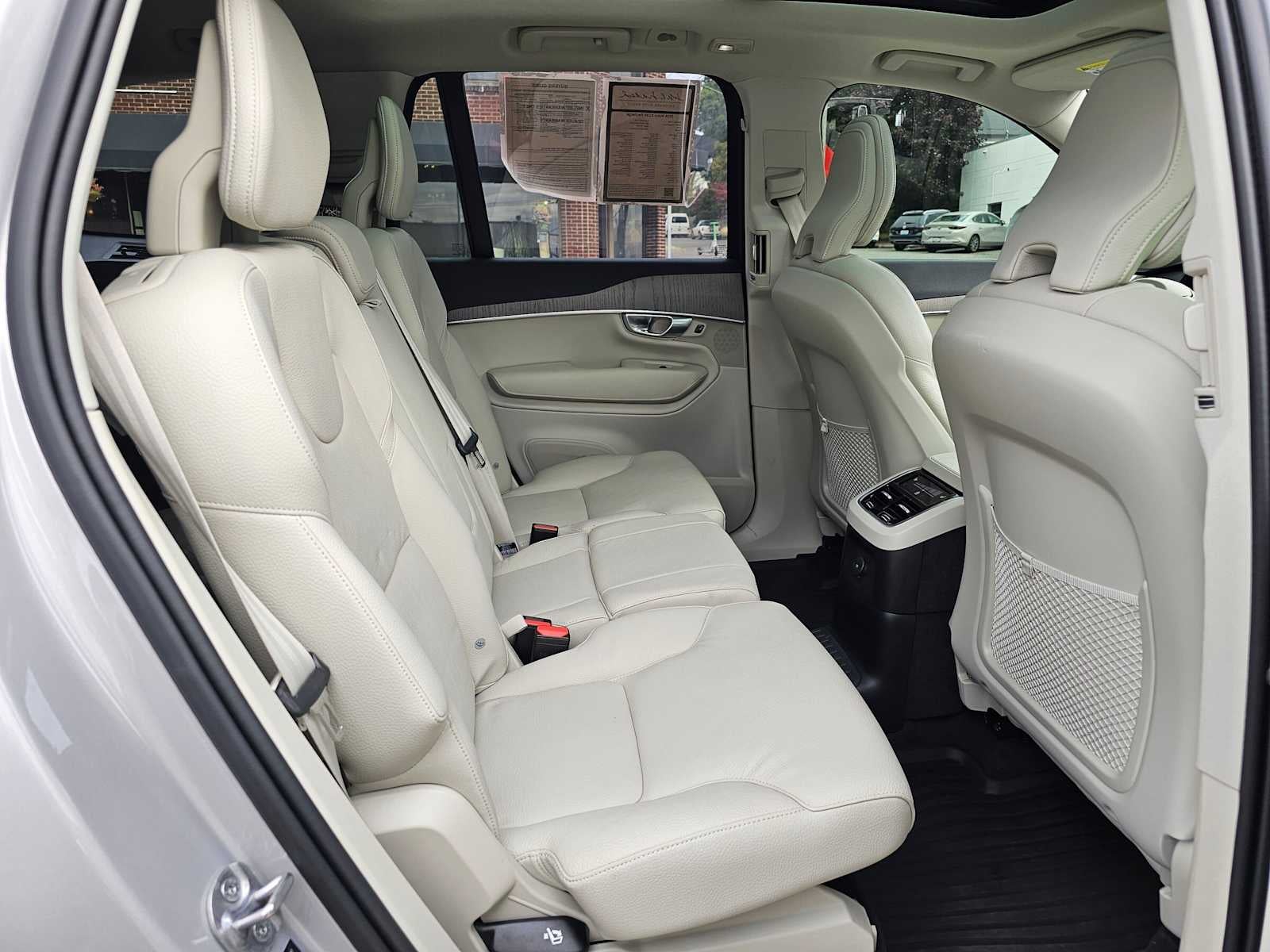 2024 Volvo XC90 Recharge Plug-In Hybrid Plus Bright Theme