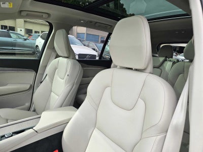 2024 Volvo XC90 Recharge Plug-In Hybrid Plus Bright Theme