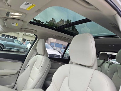 2024 Volvo XC90 Recharge Plug-In Hybrid Plus Bright Theme