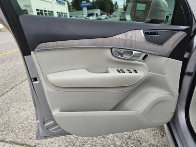 2024 Volvo XC90 Recharge Plug-In Hybrid Plus Bright Theme