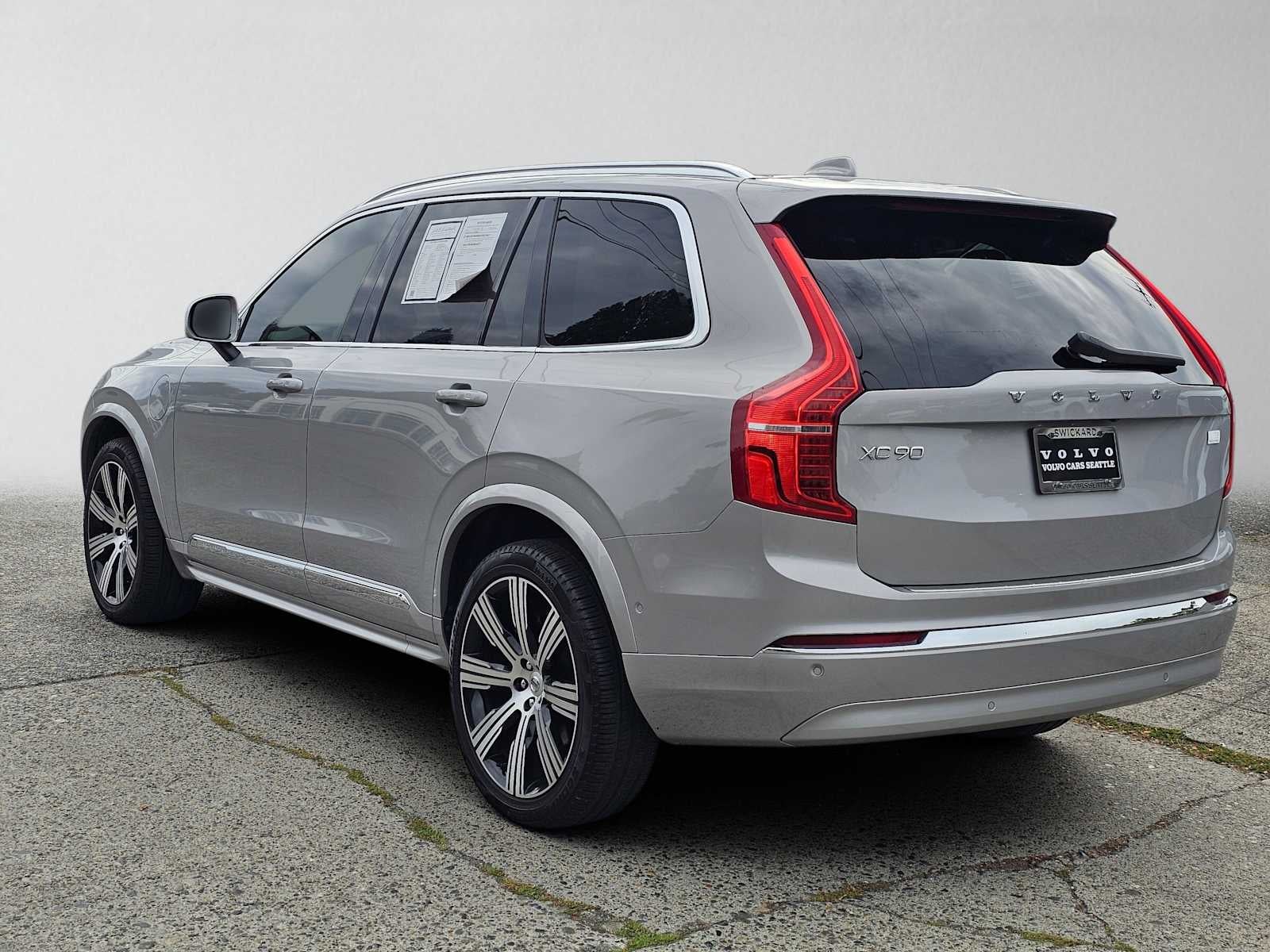 2024 Volvo XC90 Recharge Plug-In Hybrid Plus Bright Theme