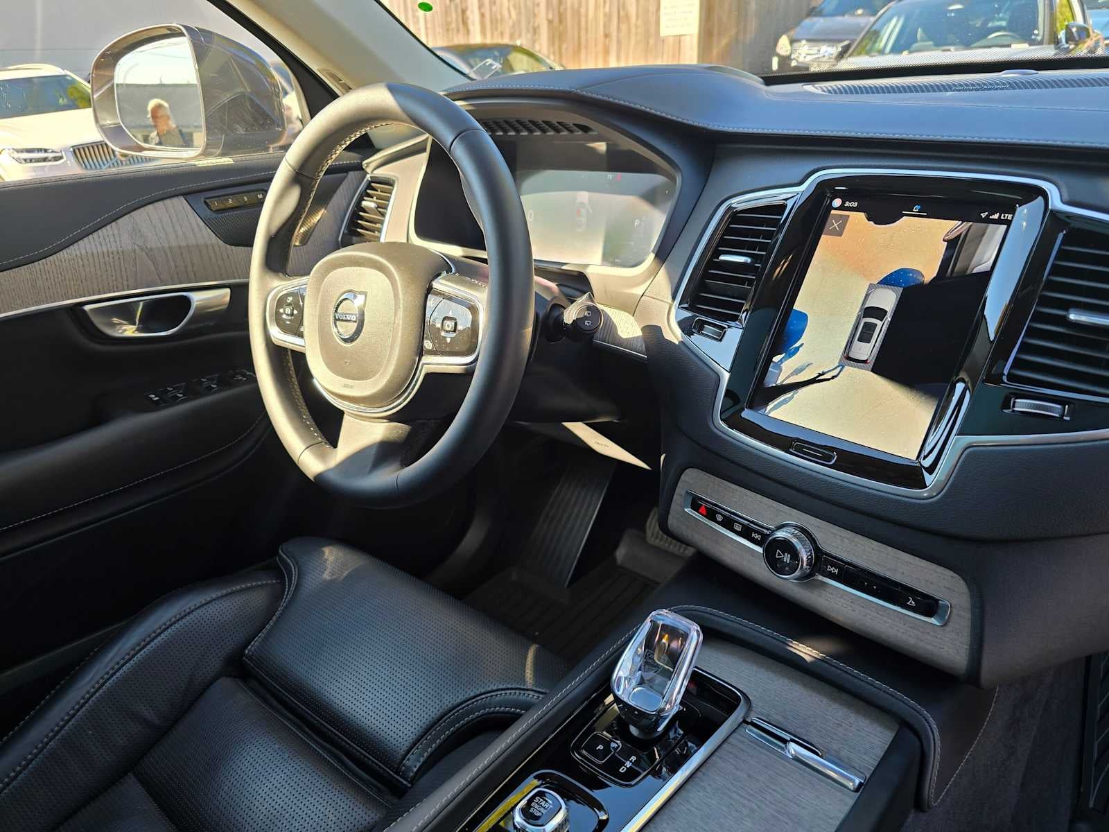 2024 Volvo XC90 Recharge Plug-In Hybrid Ultimate Bright Theme