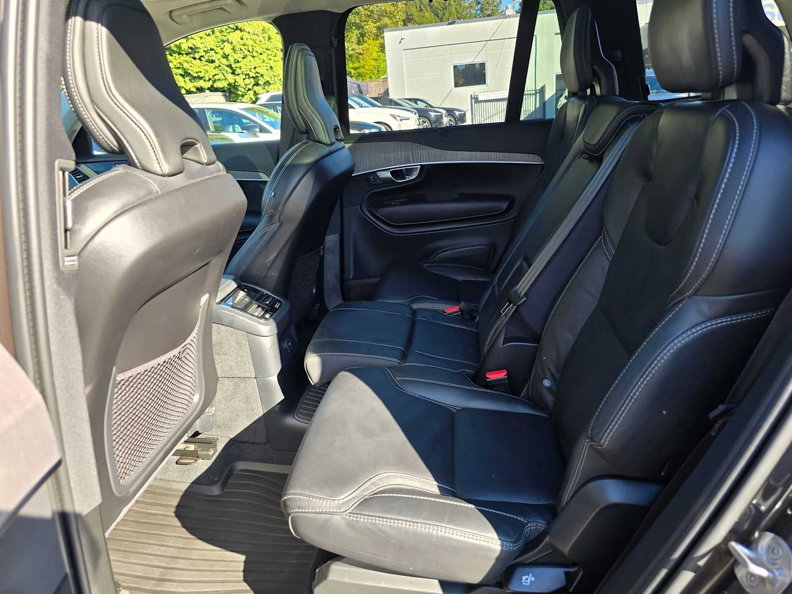 2024 Volvo XC90 Recharge Plug-In Hybrid Ultimate Bright Theme