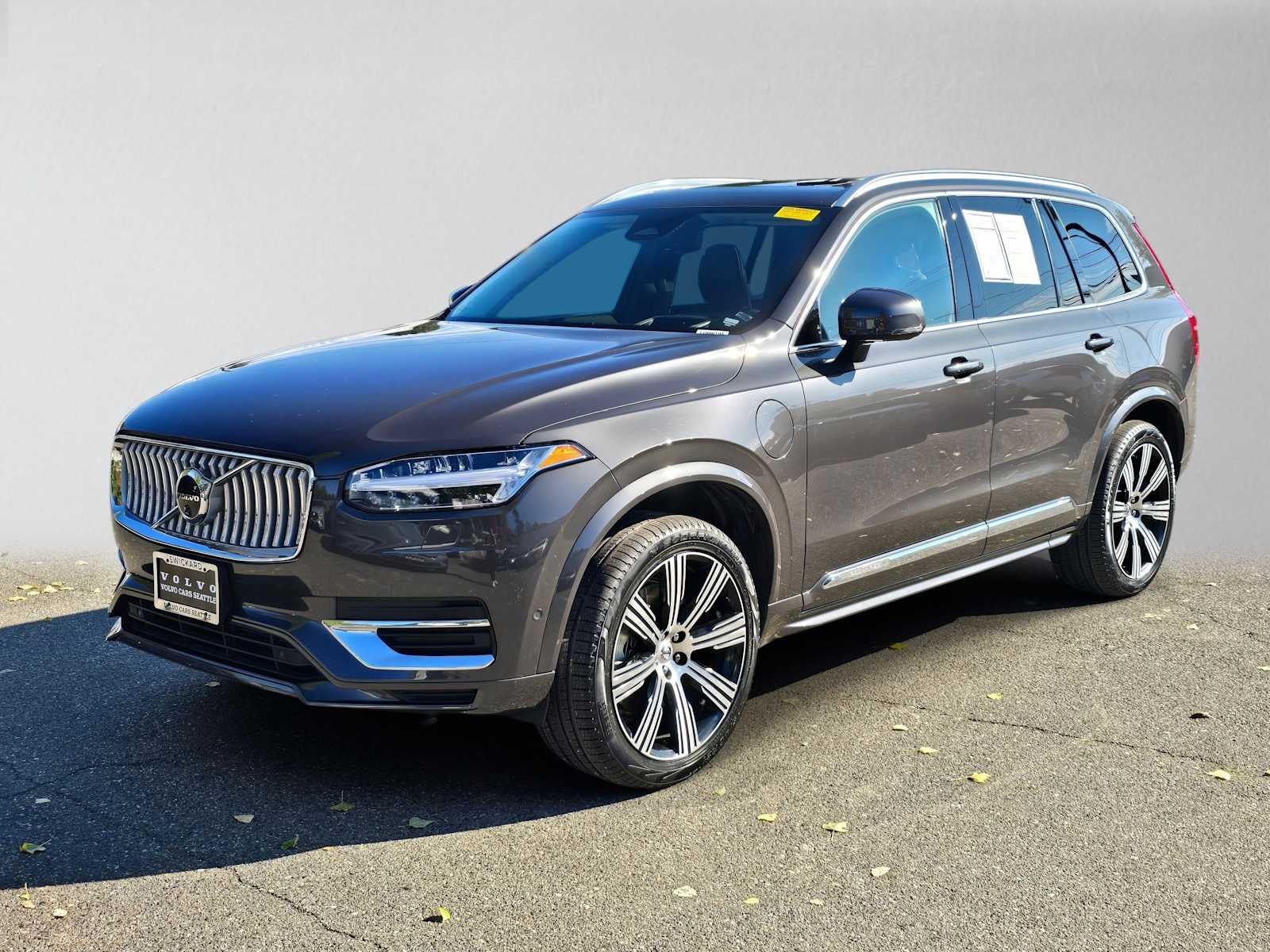 2024 Volvo XC90 Recharge Plug-In Hybrid Ultimate Bright Theme