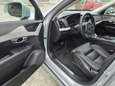 2024 Volvo XC90 Recharge Plug-In Hybrid Ultimate Bright Theme