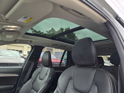 2024 Volvo XC90 Recharge Plug-In Hybrid Ultimate Bright Theme