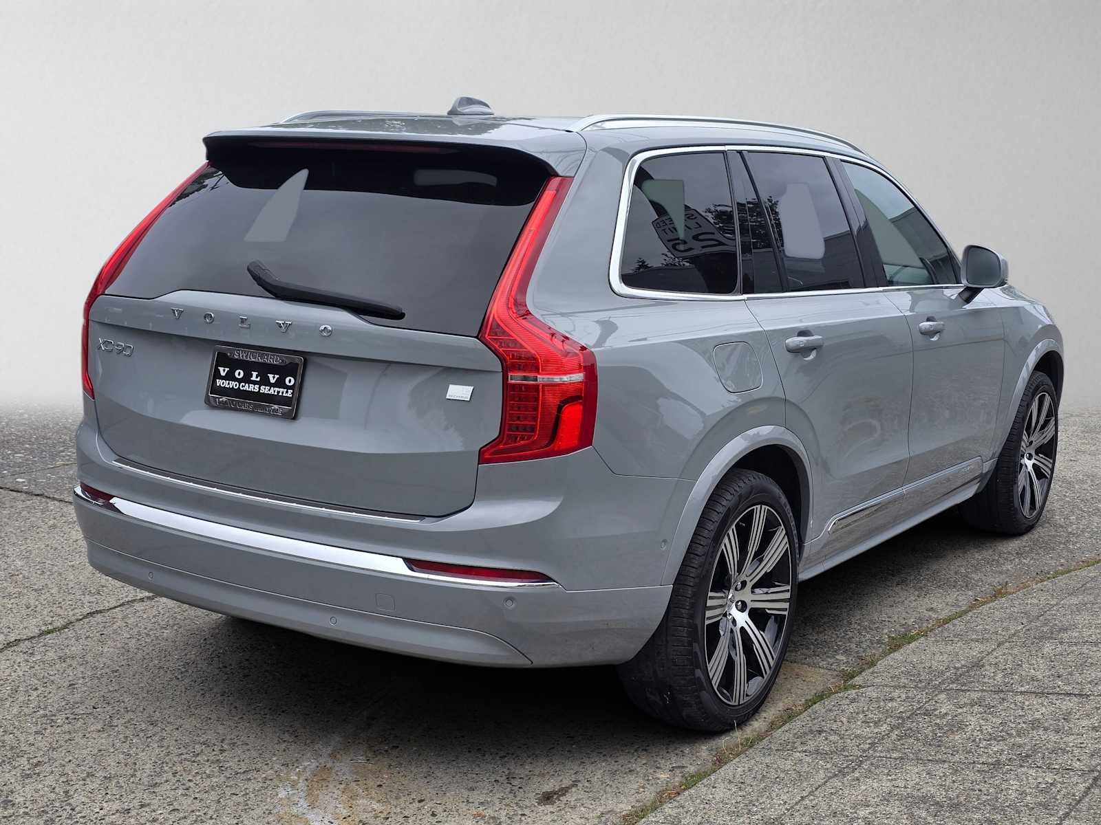 2024 Volvo XC90 Recharge Plug-In Hybrid Ultimate Bright Theme