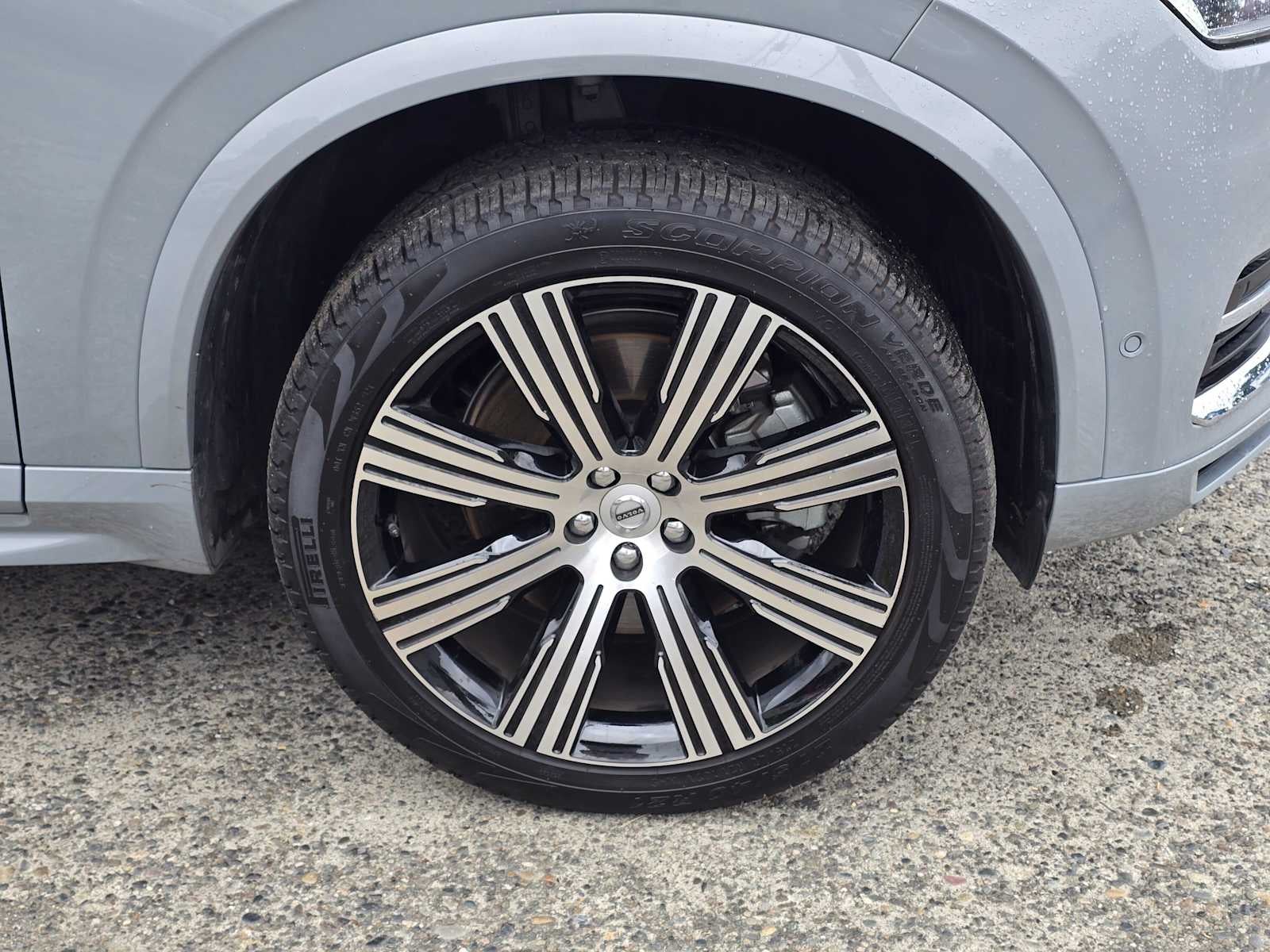 2024 Volvo XC90 Recharge Plug-In Hybrid Ultimate Bright Theme