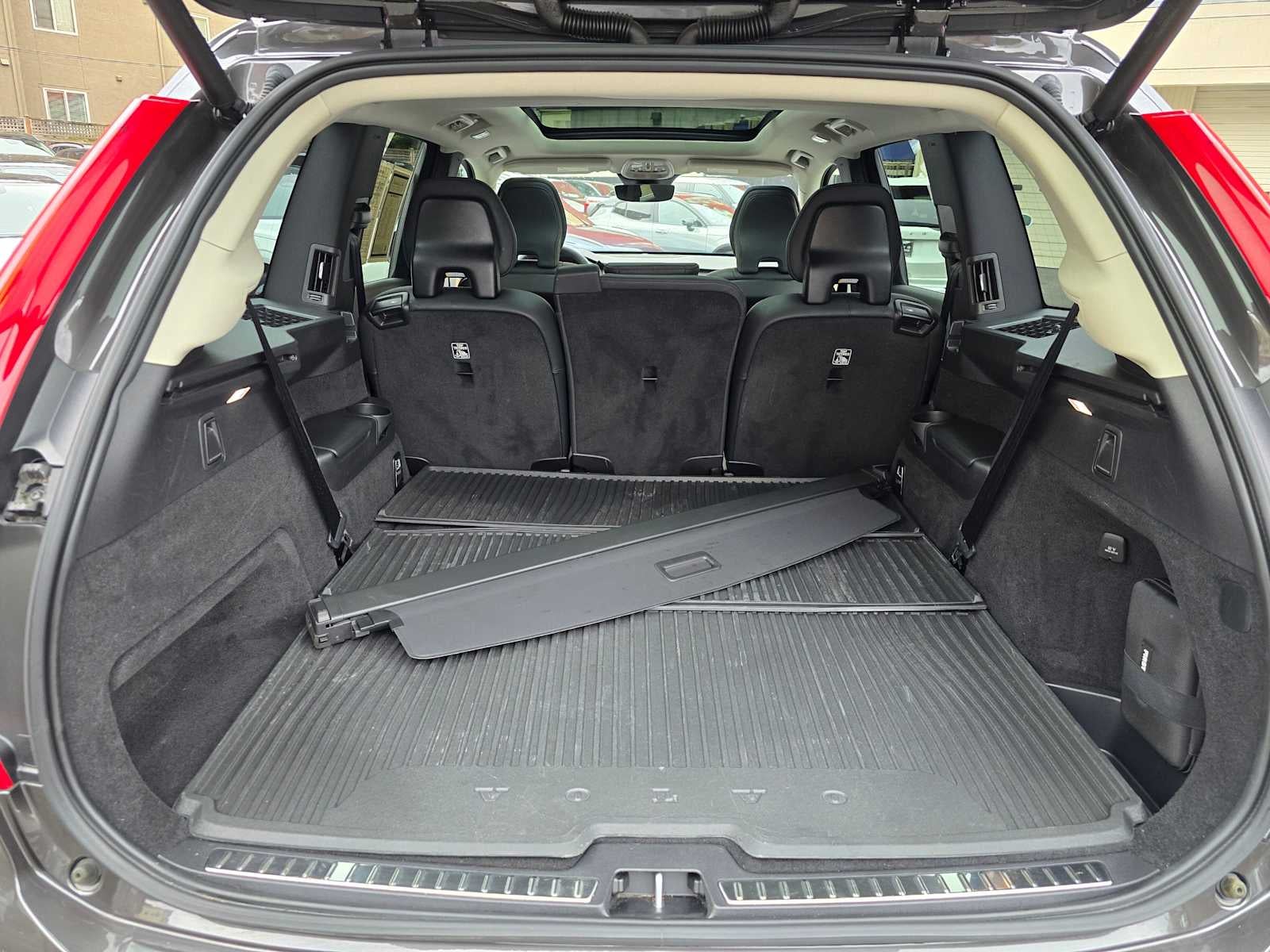 2023 Volvo XC90 Recharge Plug-In Hybrid Plus Bright Theme