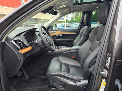 2023 Volvo XC90 Recharge Plug-In Hybrid Plus Bright Theme