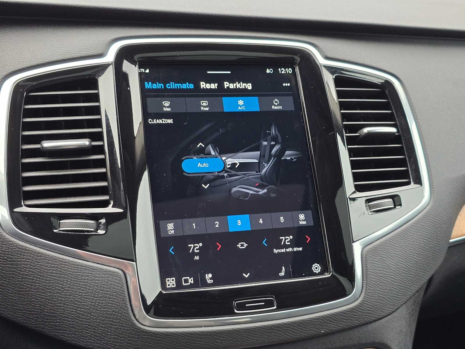 2023 Volvo XC90 Recharge Plug-In Hybrid Plus Bright Theme