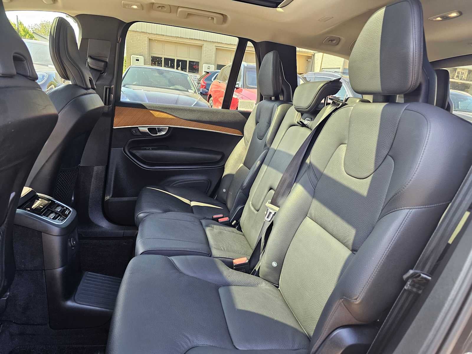 2023 Volvo XC90 Recharge Plug-In Hybrid Plus Bright Theme