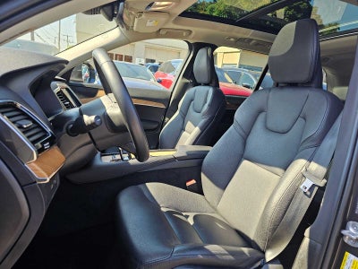 2023 Volvo XC90 Recharge Plug-In Hybrid Plus Bright Theme