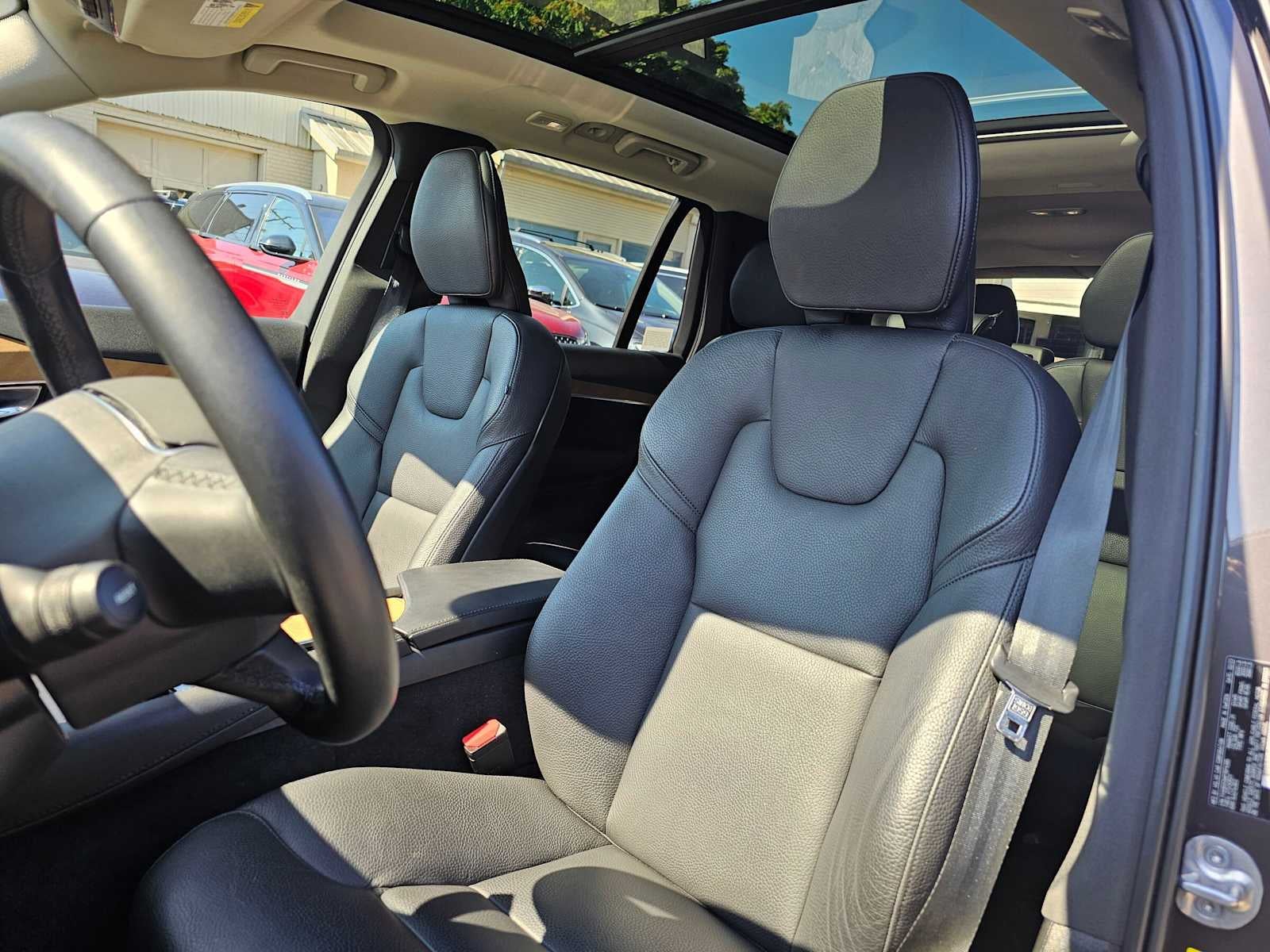 2023 Volvo XC90 Recharge Plug-In Hybrid Plus Bright Theme
