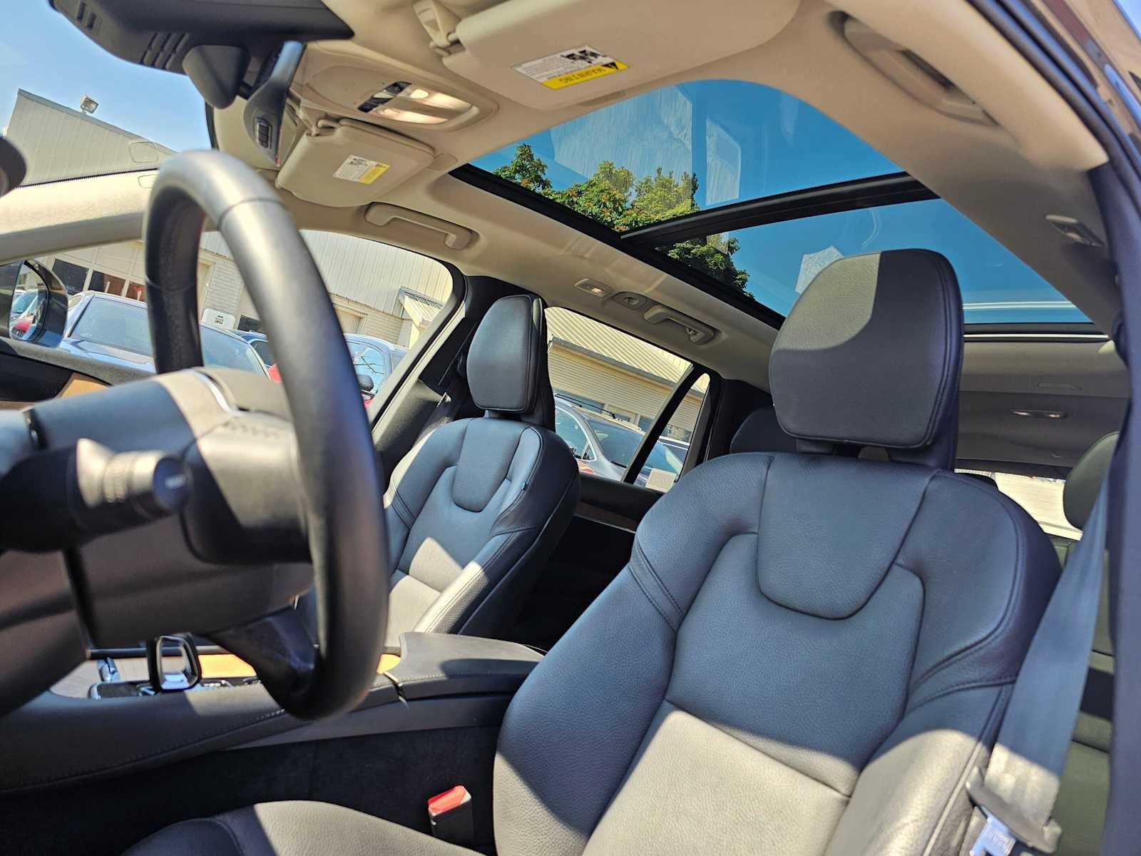 2023 Volvo XC90 Recharge Plug-In Hybrid Plus Bright Theme