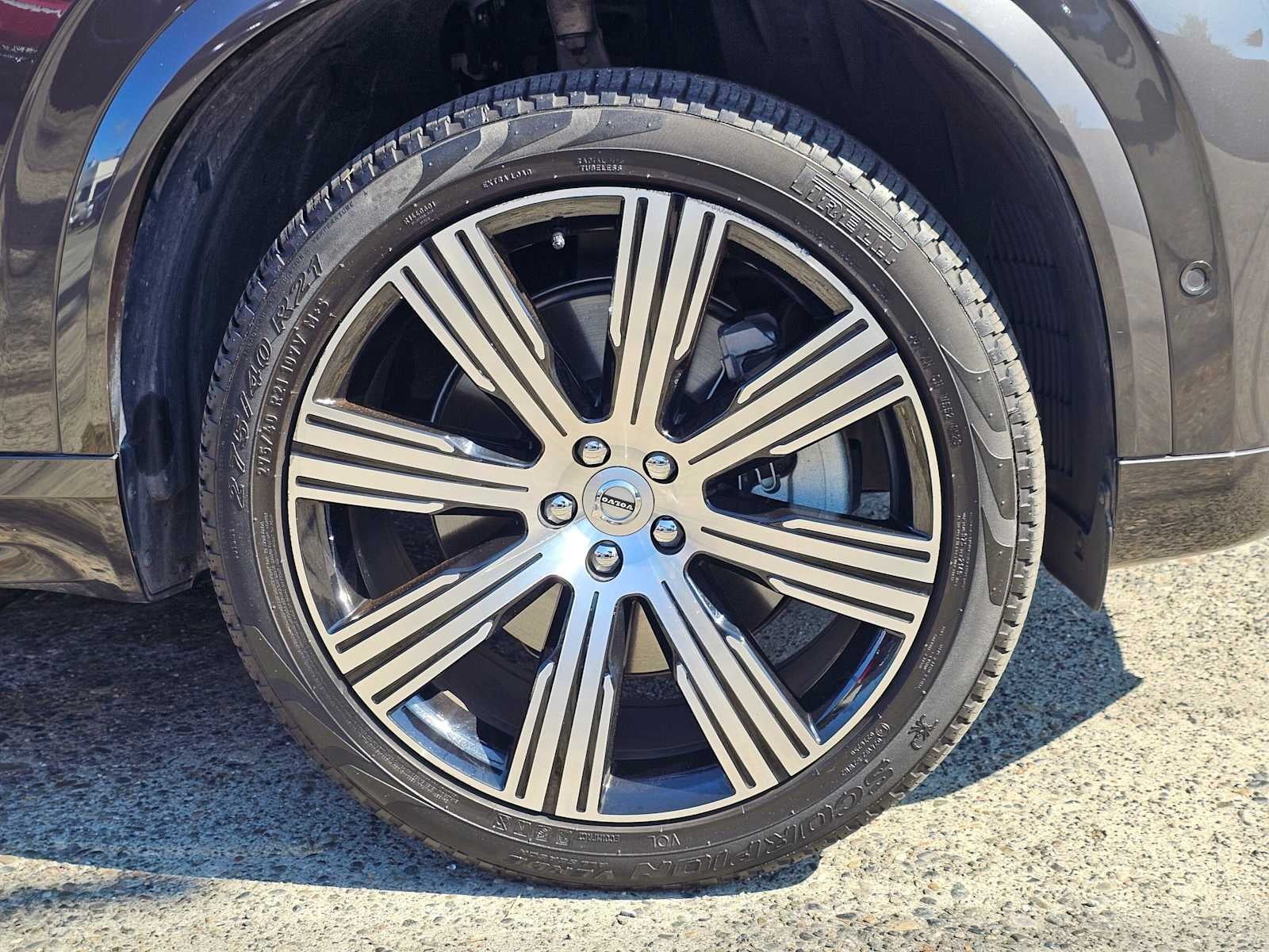 2023 Volvo XC90 Recharge Plug-In Hybrid Plus Bright Theme