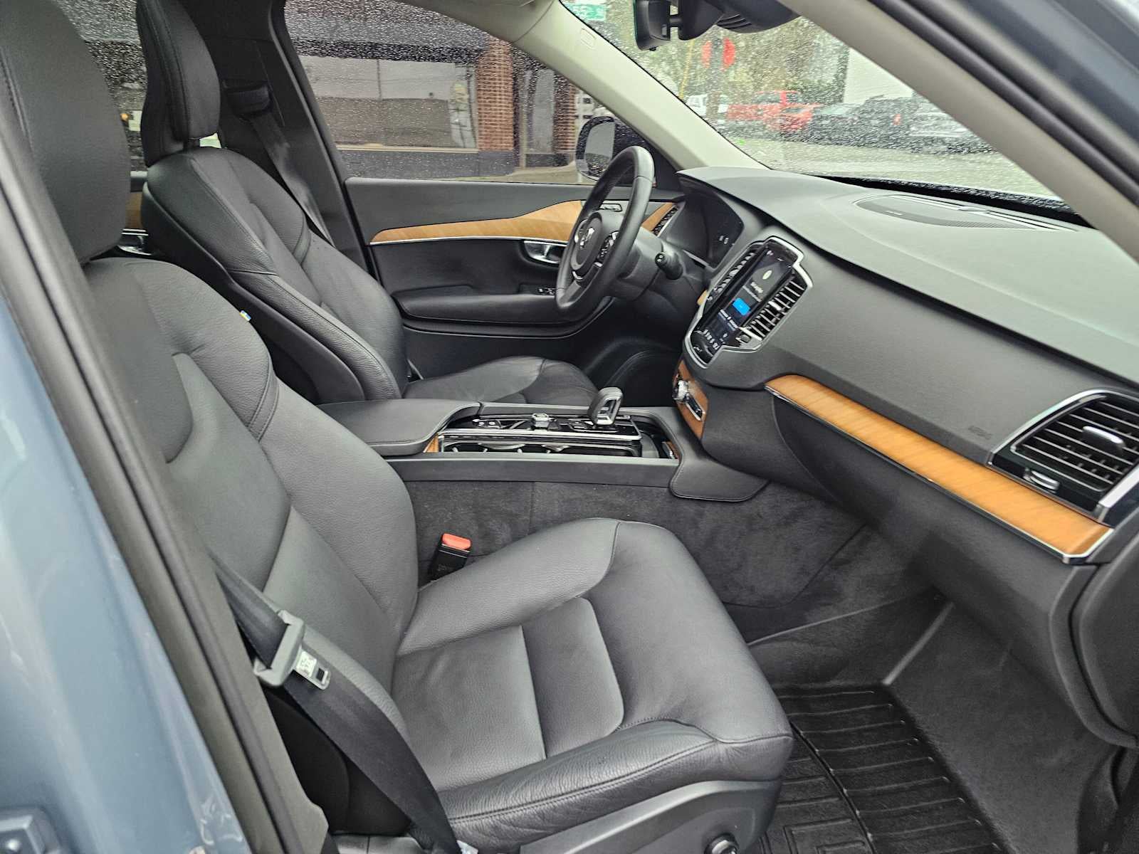 2023 Volvo XC90 Recharge Plug-In Hybrid Plus Dark Theme