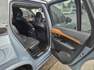2023 Volvo XC90 Recharge Plug-In Hybrid Plus Dark Theme