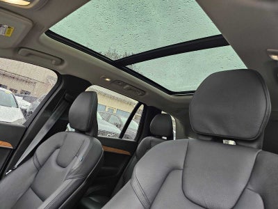 2023 Volvo XC90 Recharge Plug-In Hybrid Plus Dark Theme