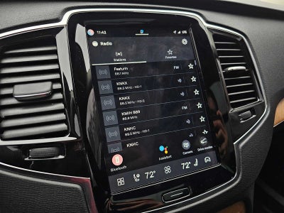 2023 Volvo XC90 Recharge Plug-In Hybrid Plus Dark Theme