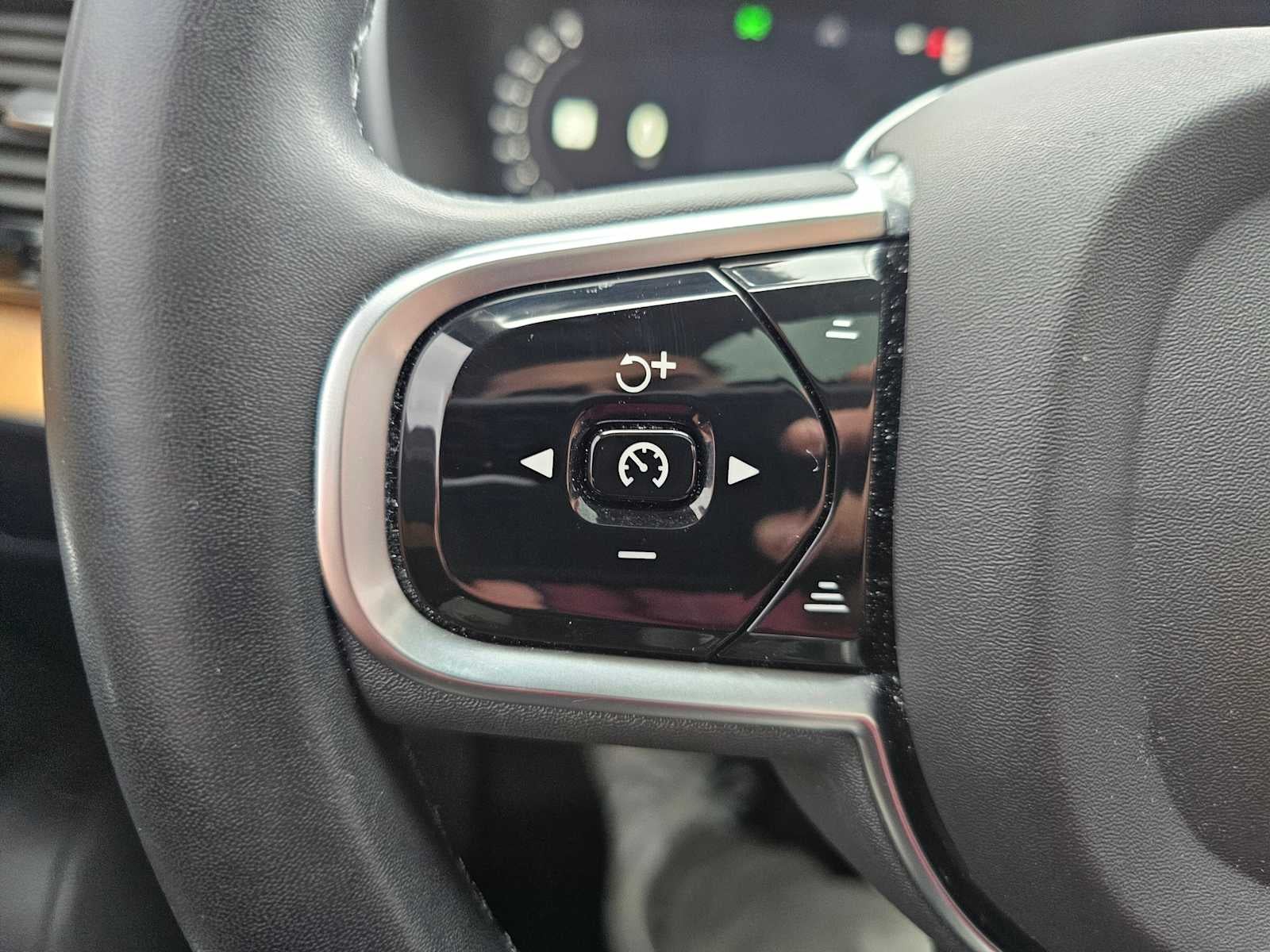 2023 Volvo XC90 Recharge Plug-In Hybrid Plus Dark Theme