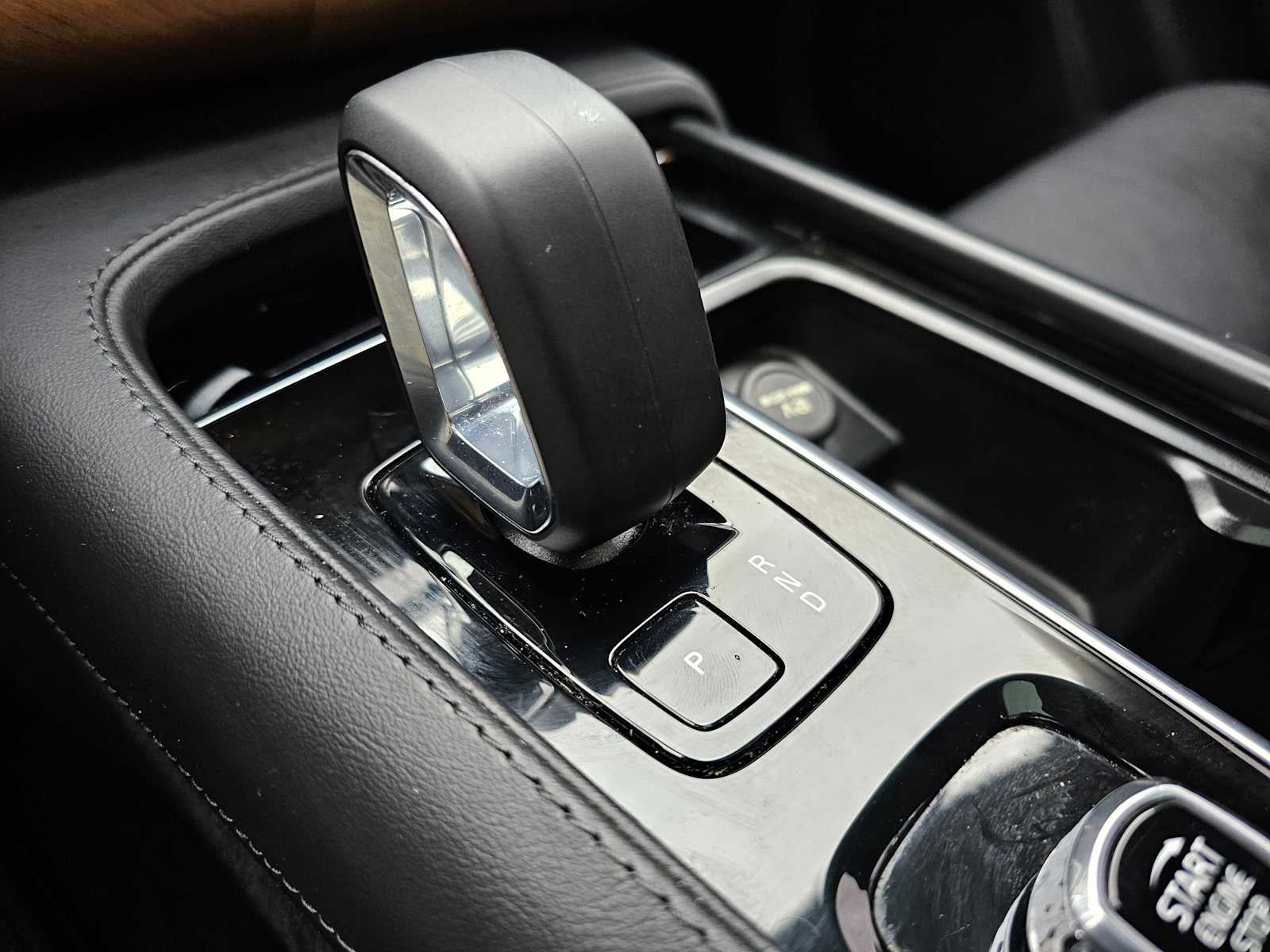 2023 Volvo XC90 Recharge Plug-In Hybrid Plus Dark Theme