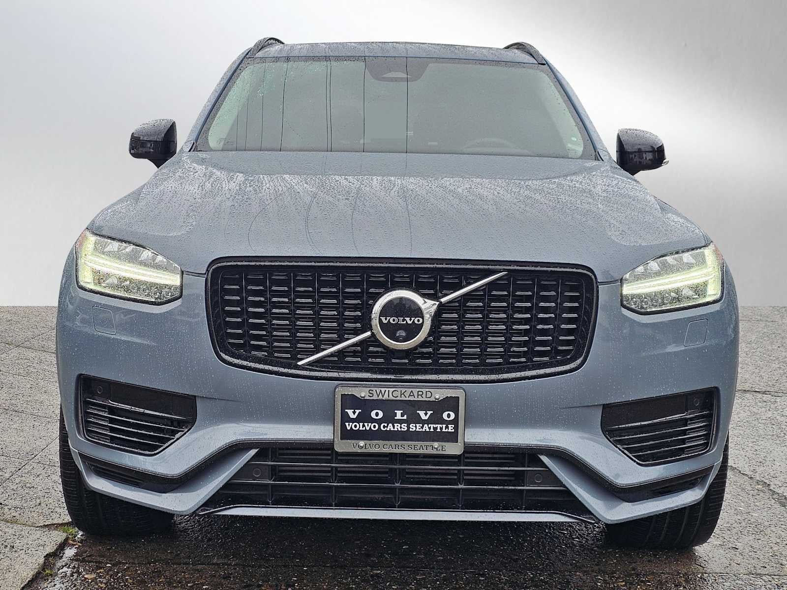 2023 Volvo XC90 Recharge Plug-In Hybrid Plus Dark Theme