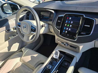 2023 Volvo XC90 Recharge Plug-In Hybrid Ultimate Dark Theme