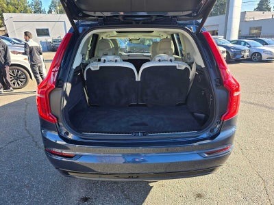 2023 Volvo XC90 Recharge Plug-In Hybrid Ultimate Dark Theme