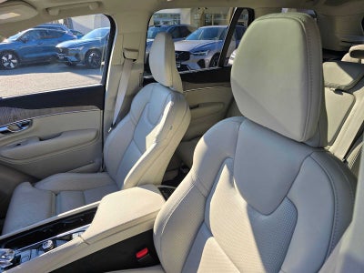 2023 Volvo XC90 Recharge Plug-In Hybrid Ultimate Dark Theme