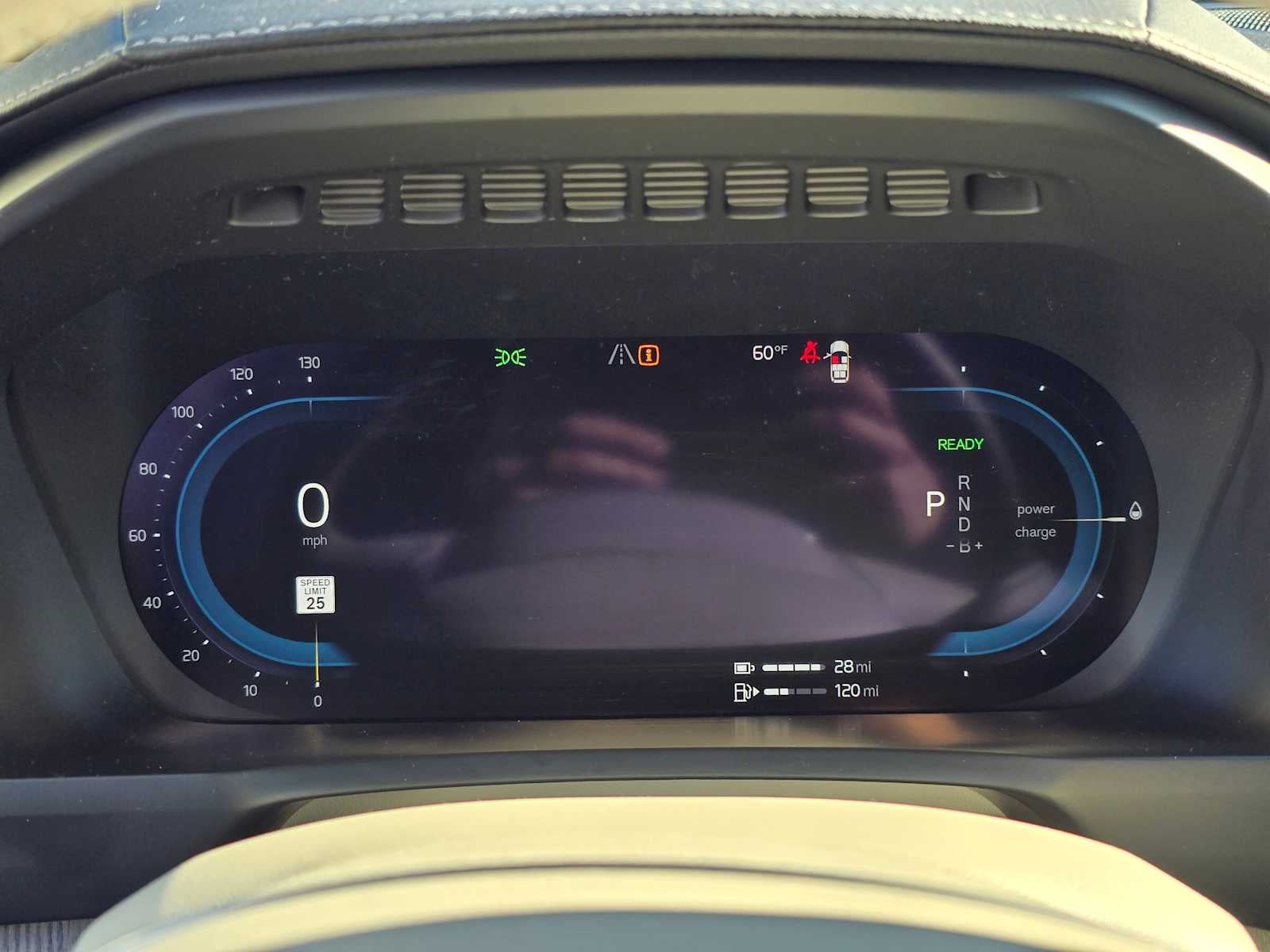 2023 Volvo XC90 Recharge Plug-In Hybrid Ultimate Dark Theme