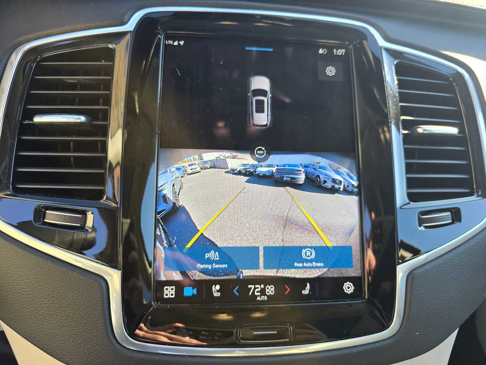 2023 Volvo XC90 Recharge Plug-In Hybrid Ultimate Dark Theme