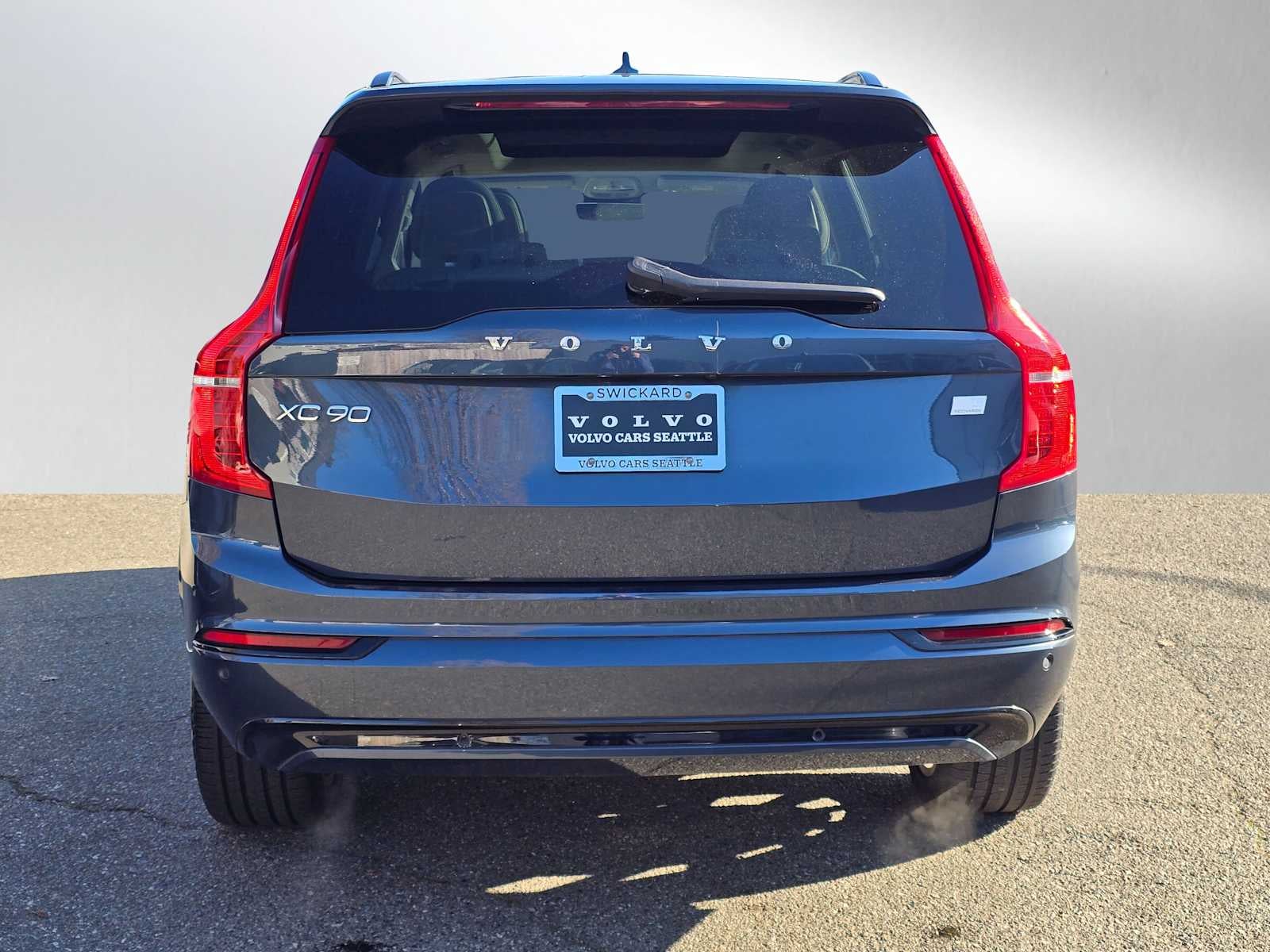 2023 Volvo XC90 Recharge Plug-In Hybrid Ultimate Dark Theme