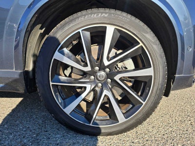 2023 Volvo XC90 Recharge Plug-In Hybrid Ultimate Dark Theme