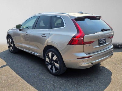 2023 Volvo XC60 Recharge Plug-In Hybrid Ultimate Bright Theme