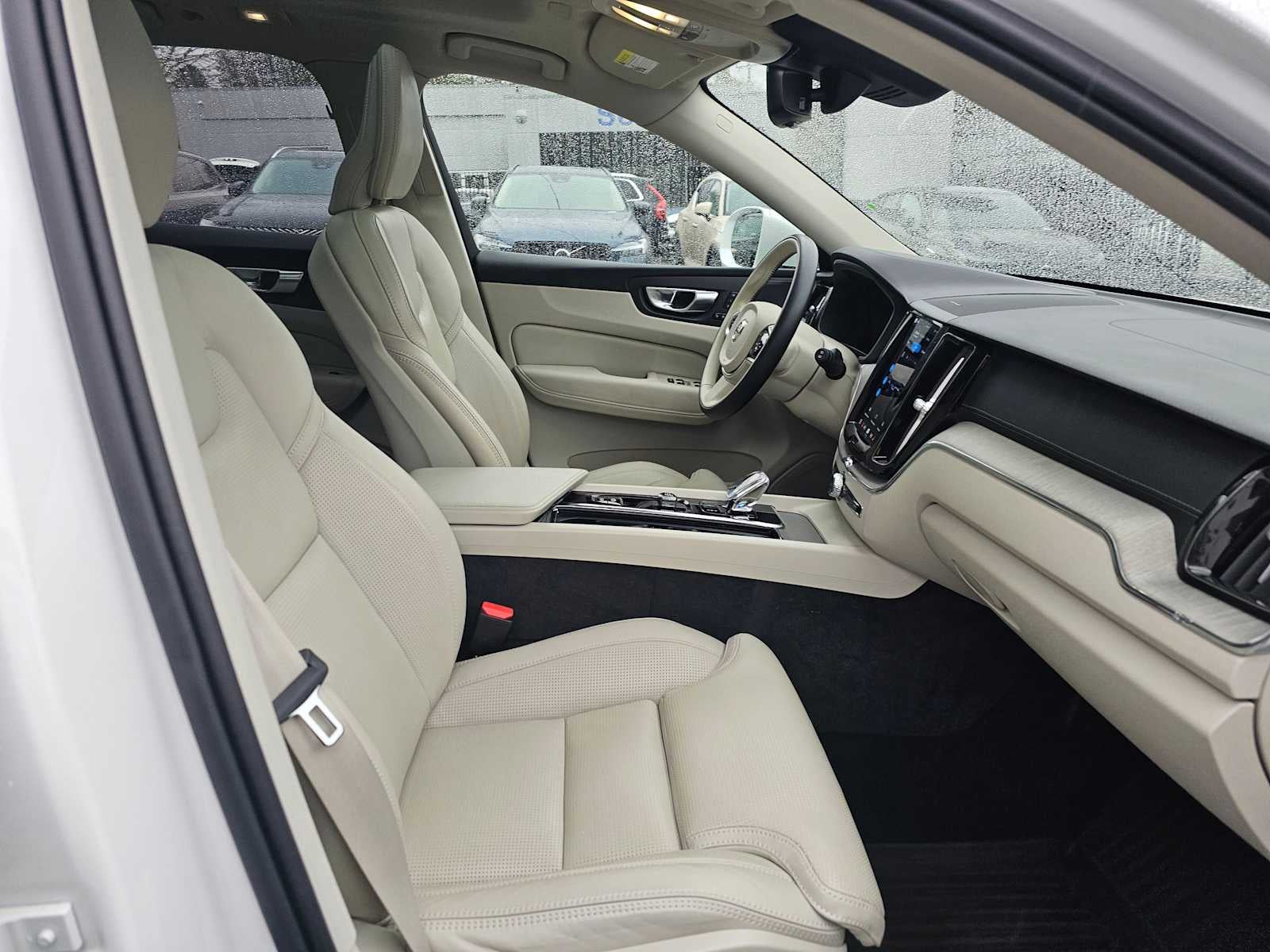 2023 Volvo XC60 Recharge Plug-In Hybrid Ultimate Bright Theme