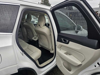 2023 Volvo XC60 Recharge Plug-In Hybrid Ultimate Bright Theme