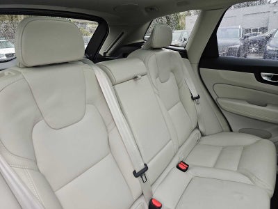 2023 Volvo XC60 Recharge Plug-In Hybrid Ultimate Bright Theme